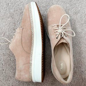 Clarks Artisan Suede Rose Platform Lace-Up Sneakers Size 7.5